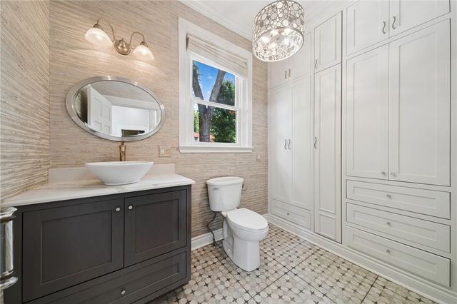 715 Maple Ln, Sewickley, PA 15143