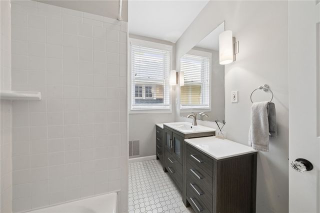 715 Maple Ln, Sewickley, PA 15143