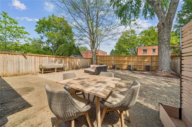 715 Maple Ln, Sewickley, PA 15143