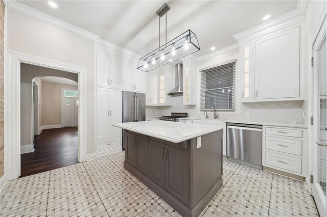 715 Maple Ln, Sewickley, PA 15143