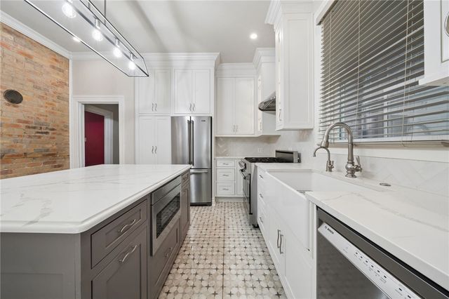 715 Maple Ln, Sewickley, PA 15143