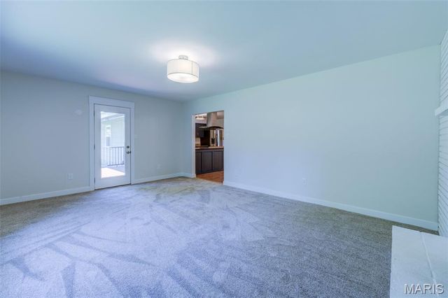 18 Twin Oaks Drive, St Charles, MO 63303