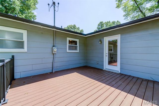 18 Twin Oaks Drive, St Charles, MO 63303
