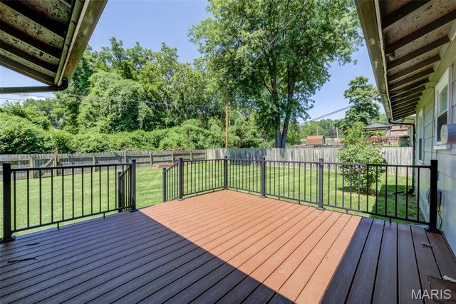 18 Twin Oaks Drive, St Charles, MO 63303