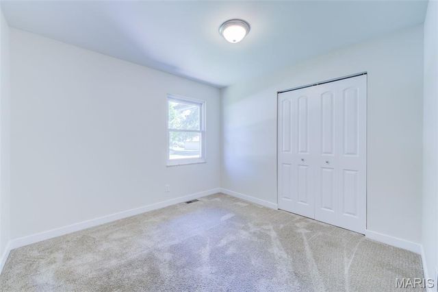 18 Twin Oaks Drive, St Charles, MO 63303