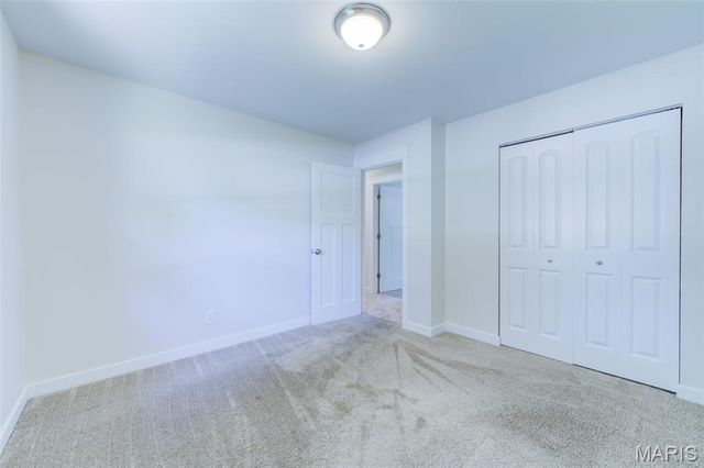 18 Twin Oaks Drive, St Charles, MO 63303