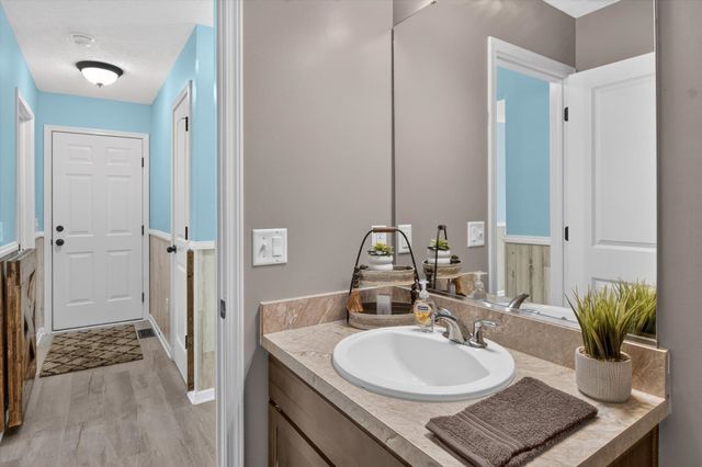 3801 Bobcat Court, Midland, MI 48642