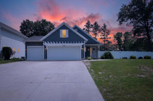 3801 Bobcat Court, Midland, MI 48642
