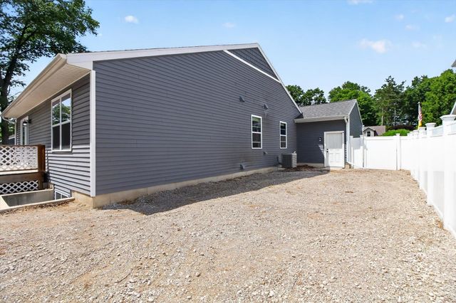 3801 Bobcat Court, Midland, MI 48642
