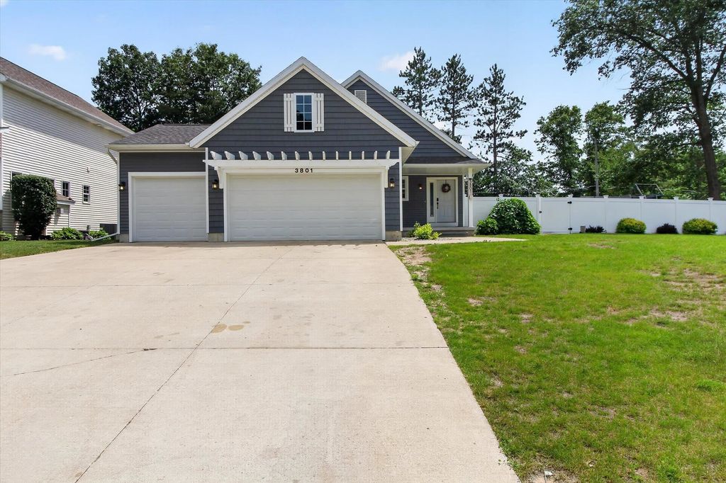 3801 Bobcat Court, Midland, MI 48642