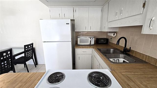 4359 TAHITIAN GARDENS CIRCLE A, Holiday, FL 34691