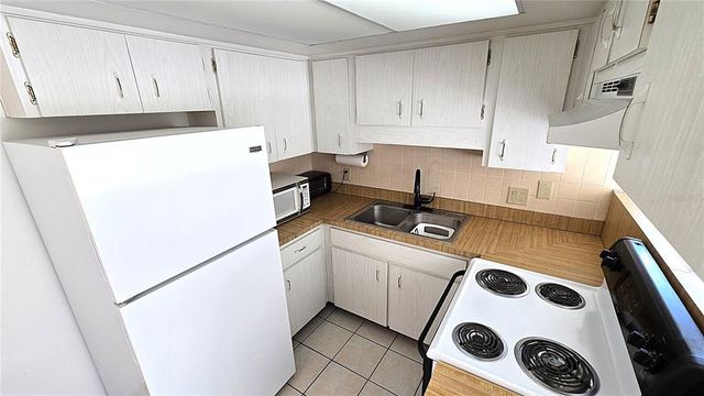 4359 TAHITIAN GARDENS CIRCLE A, Holiday, FL 34691
