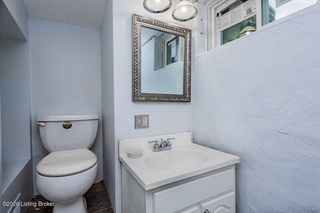 369 N 41st St, Louisville, KY 40212