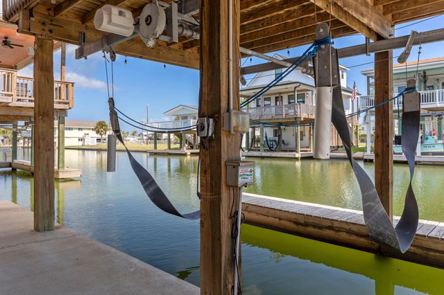 16715 Montego Way, Jamaica Beach, TX 77554