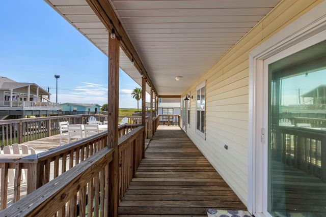 16715 Montego Way, Jamaica Beach, TX 77554