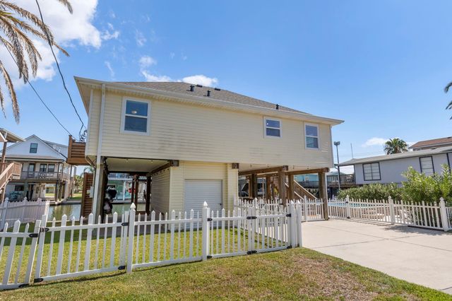 16715 Montego Way, Jamaica Beach, TX 77554