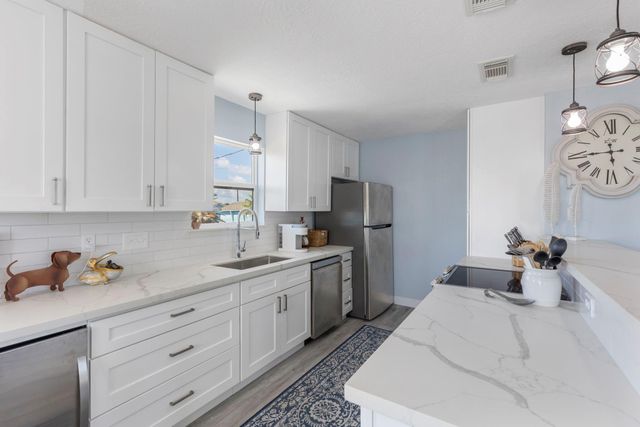 16715 Montego Way, Jamaica Beach, TX 77554