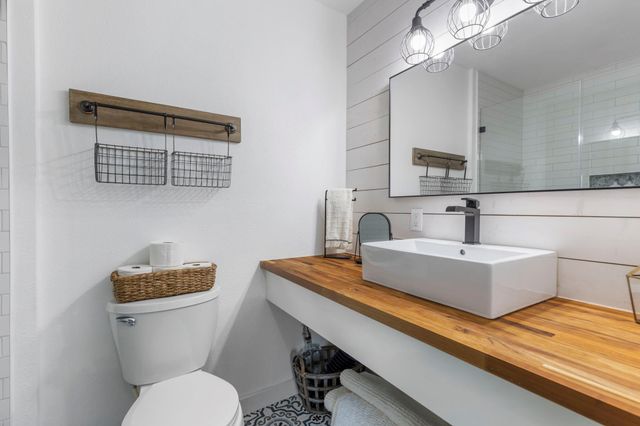 16715 Montego Way, Jamaica Beach, TX 77554