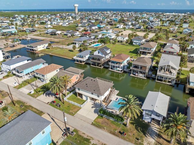 16715 Montego Way, Jamaica Beach, TX 77554