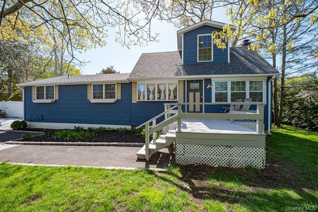 48 Springville Road, Hampton Bays, NY 11946