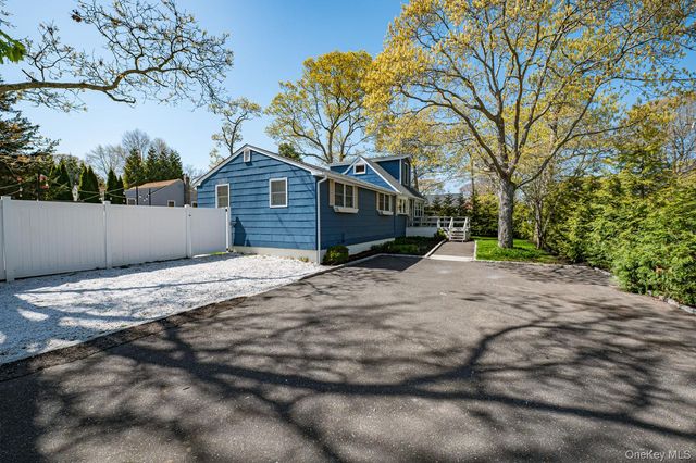 48 Springville Road, Hampton Bays, NY 11946