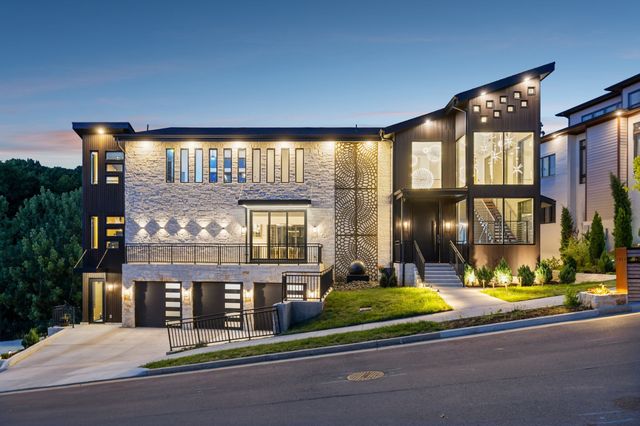5824 Woodland Hills Dr, Nashville, TN 37211