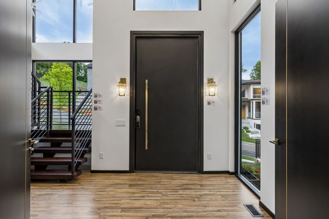 5824 Woodland Hills Dr, Nashville, TN 37211