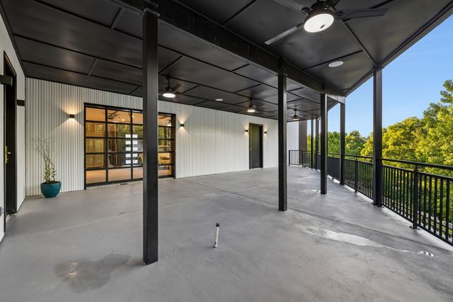 5824 Woodland Hills Dr, Nashville, TN 37211