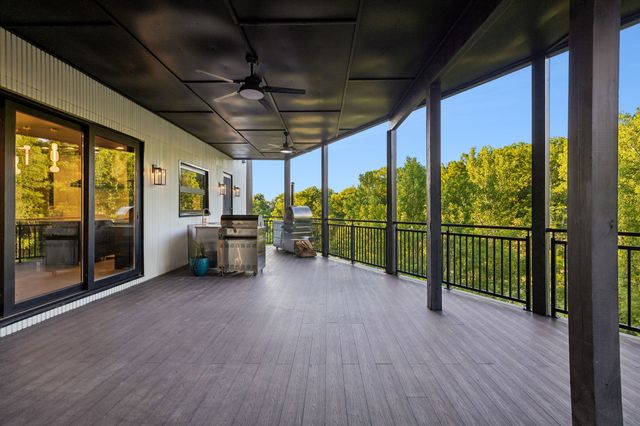 5824 Woodland Hills Dr, Nashville, TN 37211