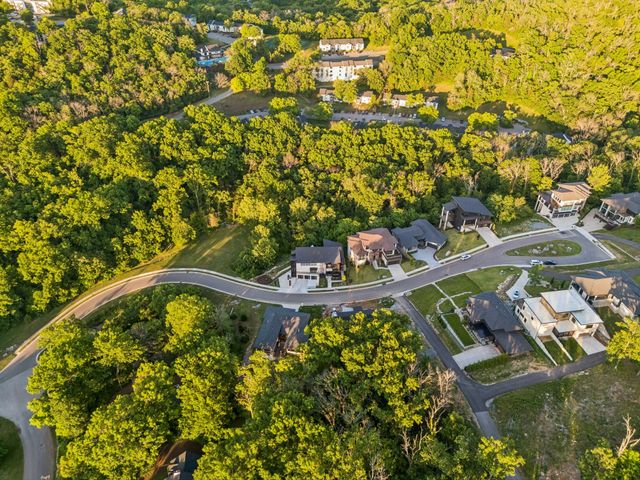 5824 Woodland Hills Dr, Nashville, TN 37211