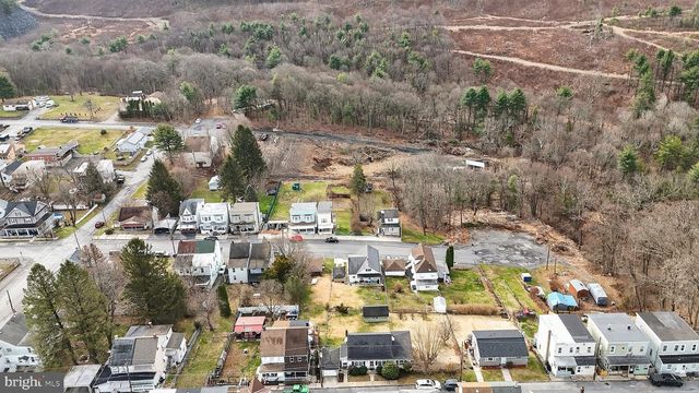 230 W HOWARD AVE, Coaldale, PA 18218