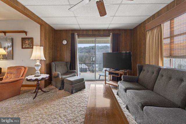 230 W HOWARD AVE, Coaldale, PA 18218