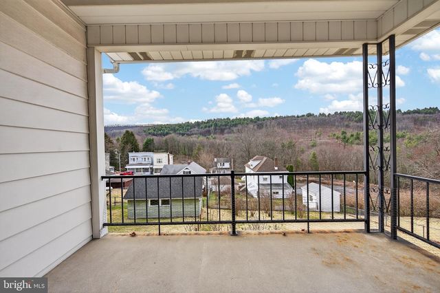 230 W HOWARD AVE, Coaldale, PA 18218