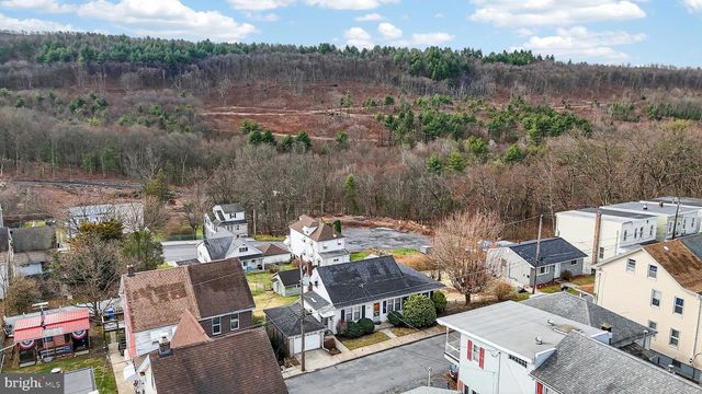 230 W HOWARD AVE, Coaldale, PA 18218