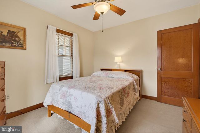 230 W HOWARD AVE, Coaldale, PA 18218