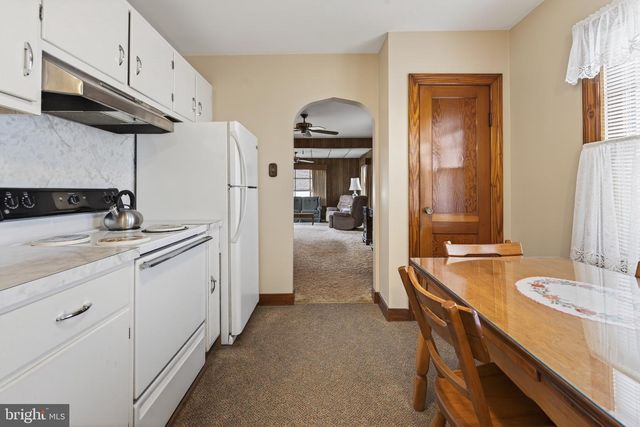 230 W HOWARD AVE, Coaldale, PA 18218