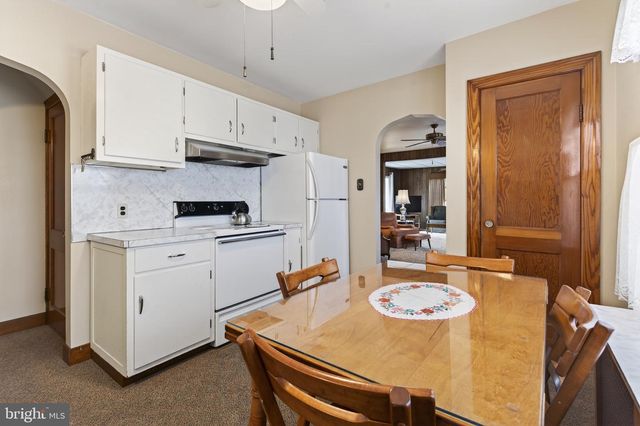 230 W HOWARD AVE, Coaldale, PA 18218