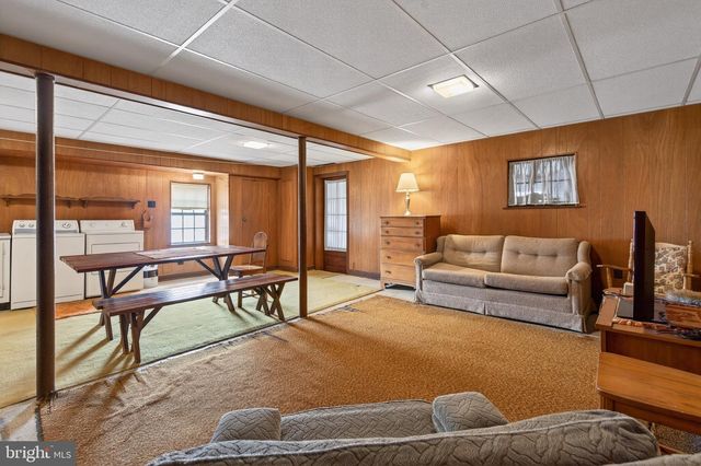 230 W HOWARD AVE, Coaldale, PA 18218