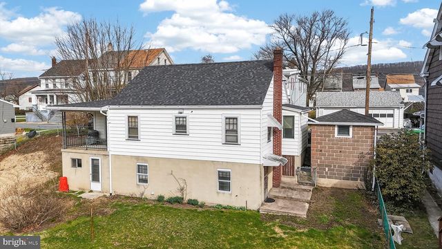 230 W HOWARD AVE, Coaldale, PA 18218