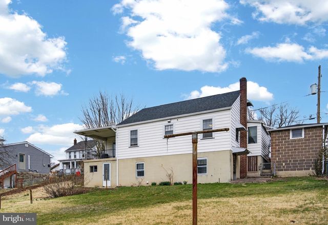 230 W HOWARD AVE, Coaldale, PA 18218