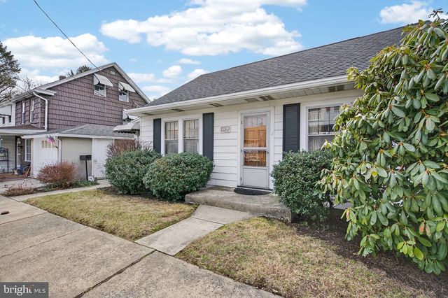 230 W HOWARD AVE, Coaldale, PA 18218