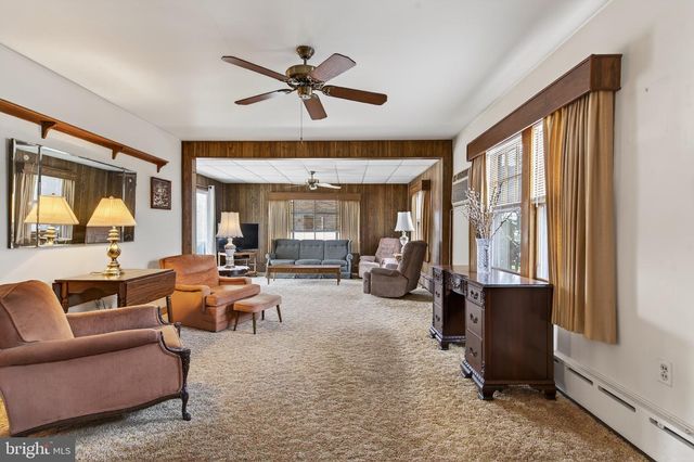 230 W HOWARD AVE, Coaldale, PA 18218