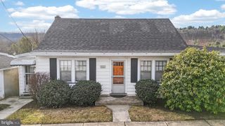 230 W HOWARD AVE, Coaldale, PA 18218