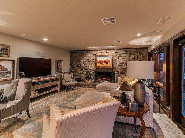 111 Lake Aluma Drive, Oklahoma City, OK 73121