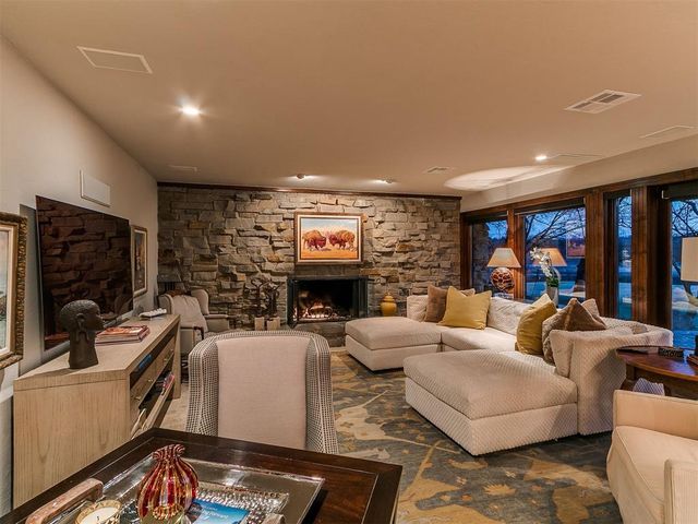 111 Lake Aluma Drive, Oklahoma City, OK 73121