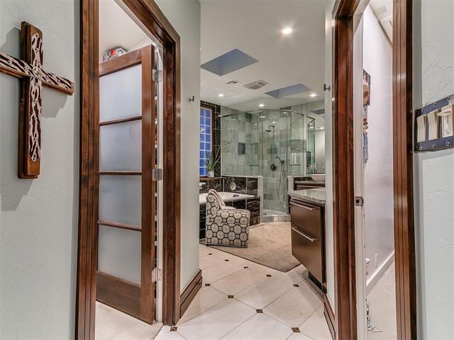 111 Lake Aluma Drive, Oklahoma City, OK 73121