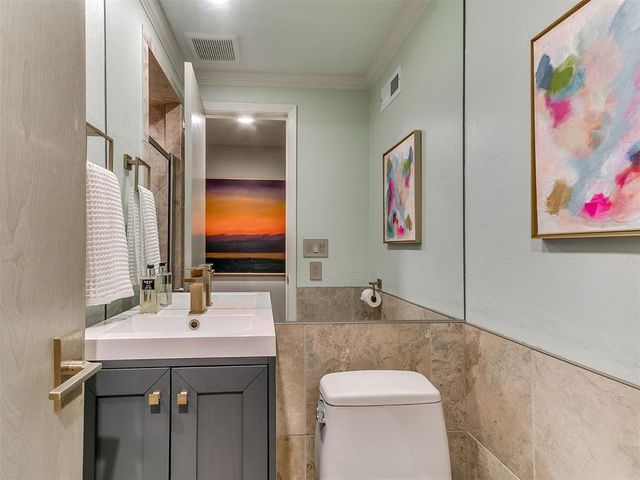 111 Lake Aluma Drive, Oklahoma City, OK 73121