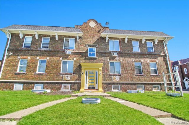 18029 Schoenherr Street, Detroit, MI 48205
