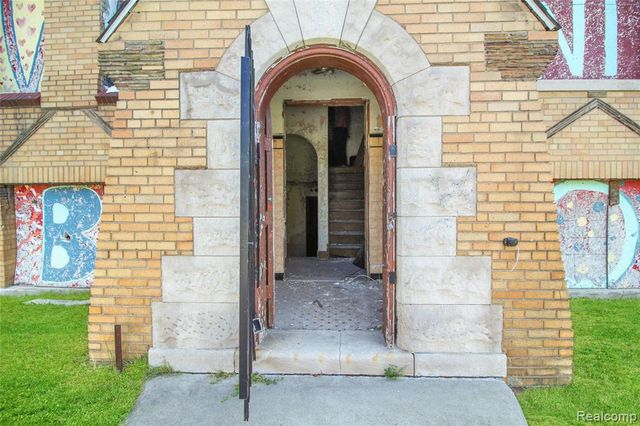 18029 Schoenherr Street, Detroit, MI 48205