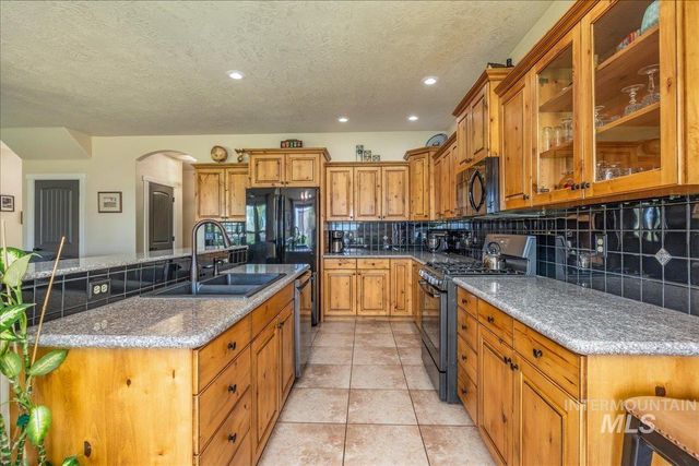 18593 S Pleasant Valley Rd, Kuna, ID 83634